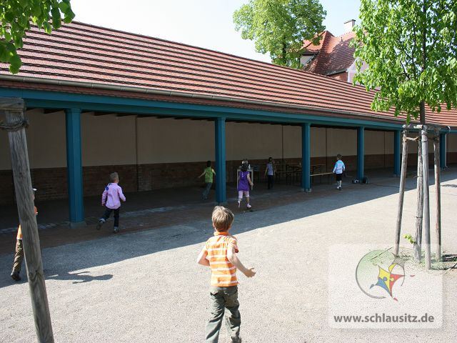 Wir basteln jetzt unsere Namensschilder!