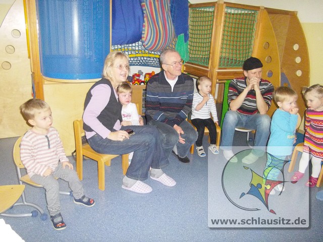 mt_gallery: Weihnachtsmann bei den Grashüpfern